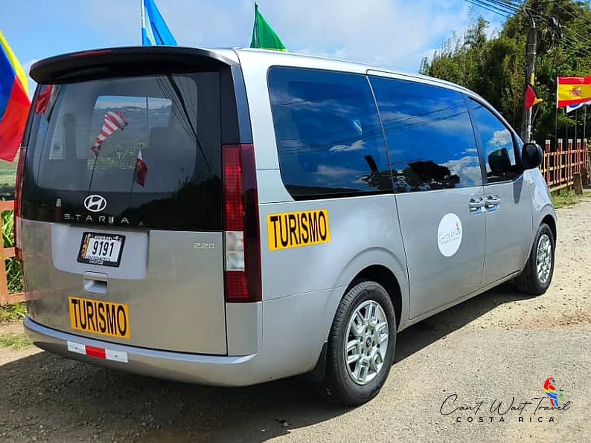 Caribbean & Volcano itinerary: SJO Airport, Puerto Viejo and La Fortuna by private shuttle